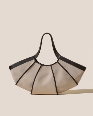 Hereu Delta Shell-shaped Women's Tote Bag Beige / Dark Brown | NZ-36GVWOSTC