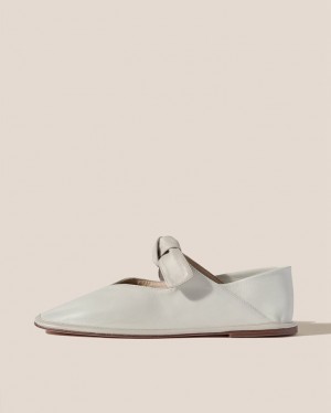 Hereu Llasada Front-knot Women's Flats Cream | NZ-76EHOAINY